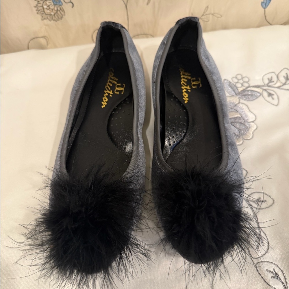 JM Collection Gray Slippers with Black Fur Pom Pom
